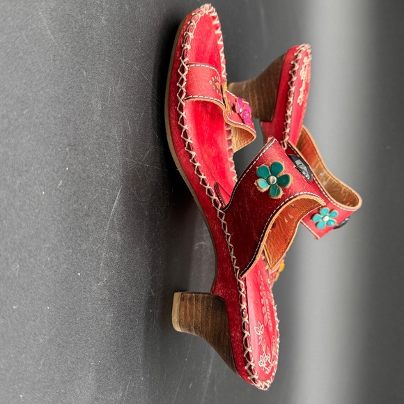 Spring Step Via R Leather Red Floral Slip On Kitten Heels Sandals Size 38 US 7.5 - Picture 5 of 9